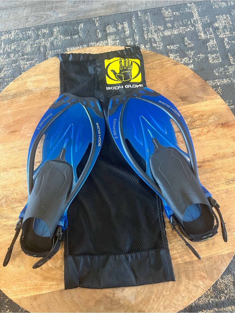 Expanse II Body Glove Blue & Black Adjustable Strap Snorkel Fins with Carry Bag